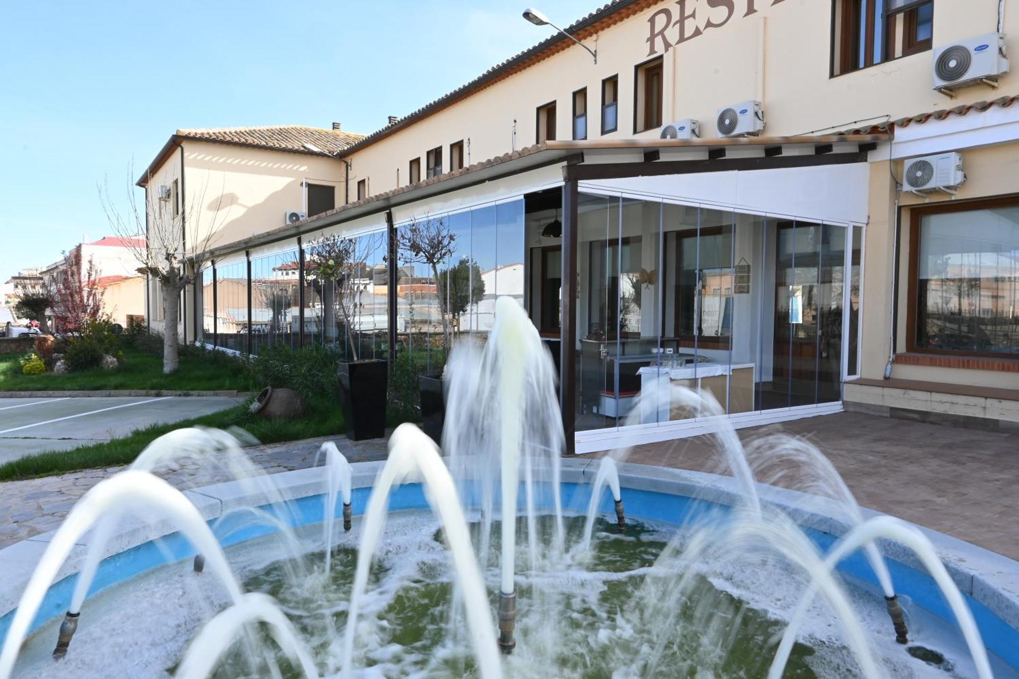 Hotel Del Sol Мотия дел Паланкар Екстериор снимка